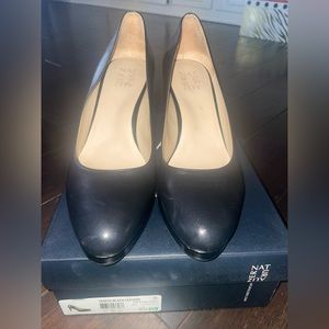 Naturalizer Leather platform Pumps